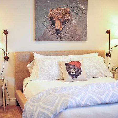 كودياك Cranky Crow Bed & Breakfast المظهر الخارجي الصورة